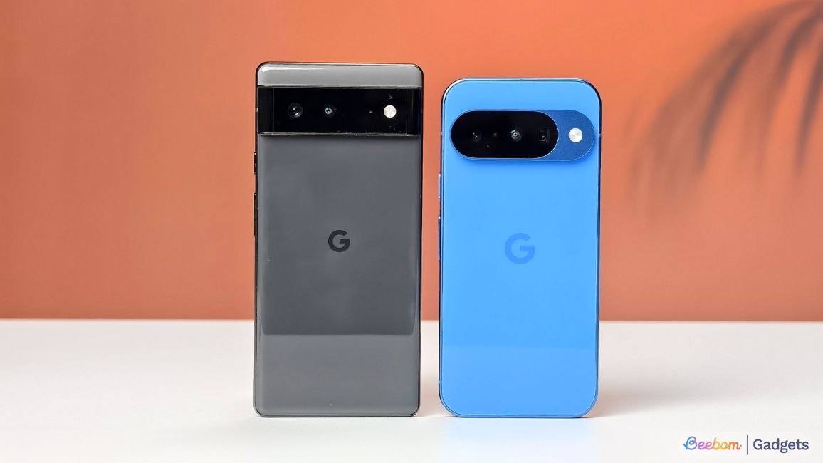Google Pixel from the back in Indigo colourway Google Pixel from the back in Indigo colourway