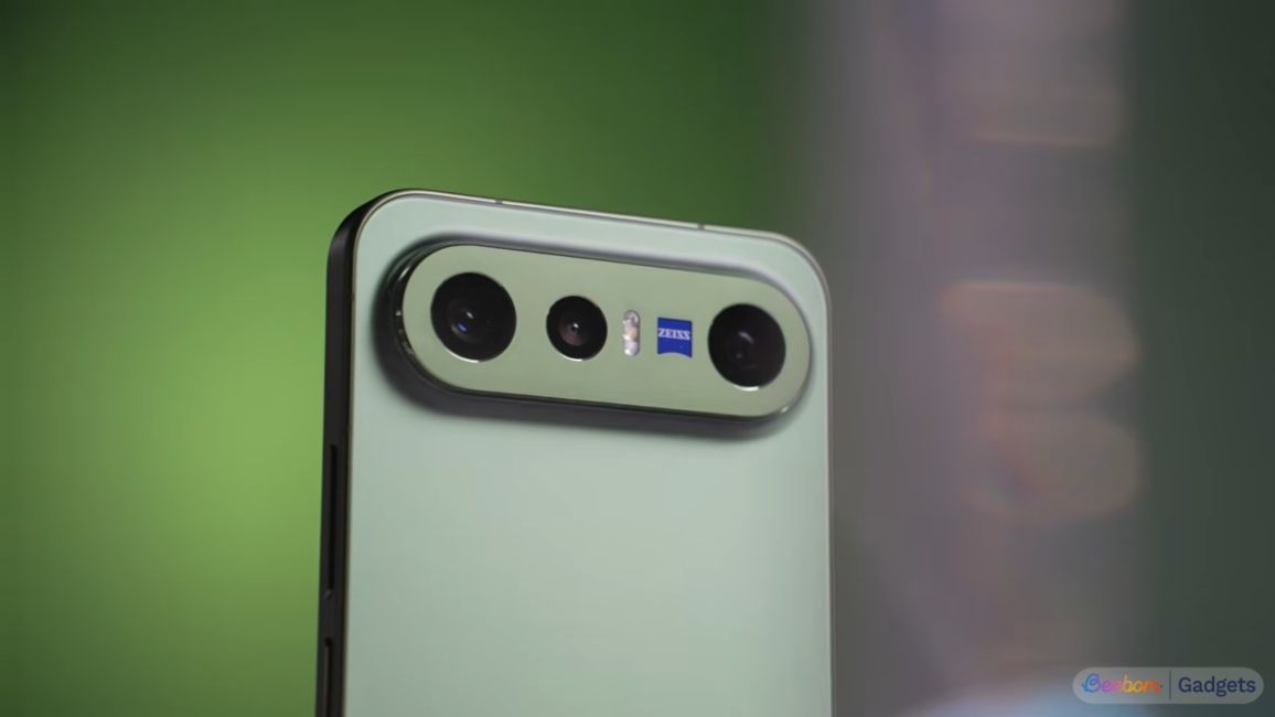 Closeup of Vivo X300 FE rear and front cameras