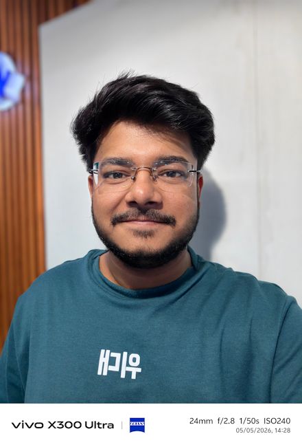 Vivo X300 Ultra 24mm portrait selfie indoors