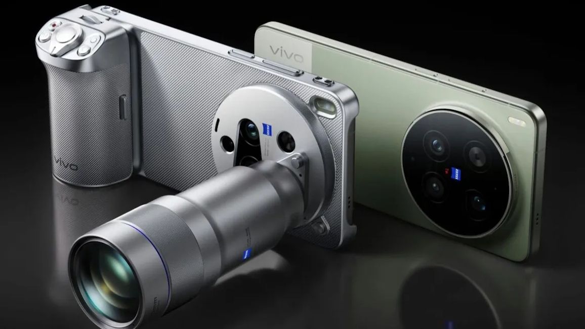 Vivo X300 Ultra green back design with teleconverter kit showcased