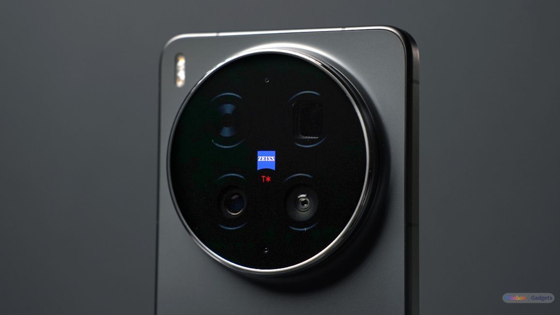 the camera module of vivo x300 pro with zeiss branding the camera module of vivo x300 pro with zeiss branding
