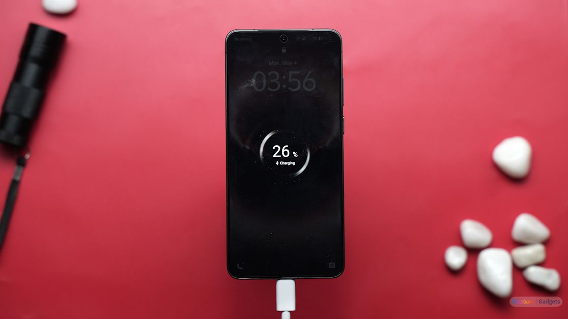 Vivo X300 Ultra charging animation