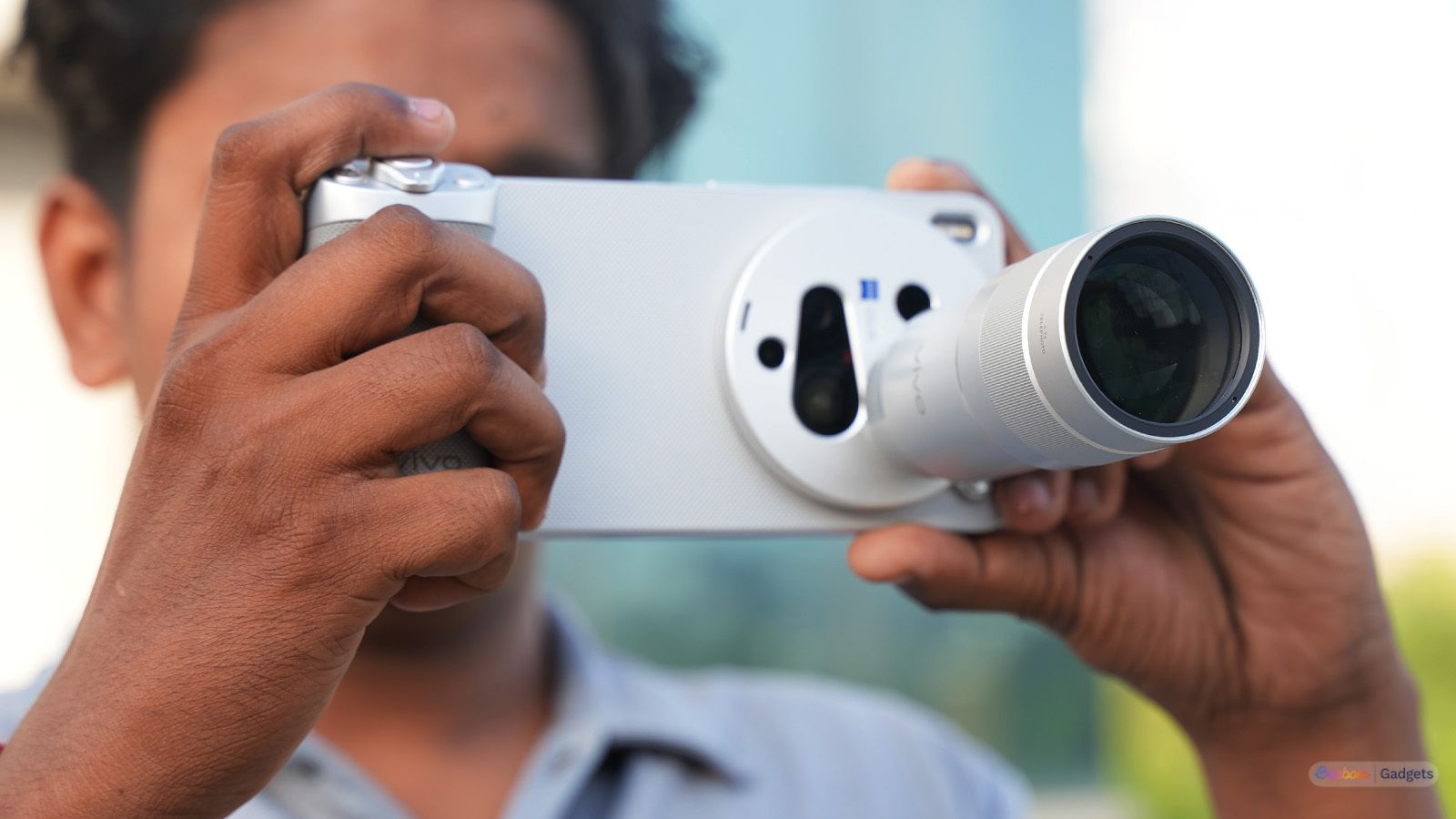 I Took the Vivo X300 Ultra on a Photo Walk, Now My Editor Is Never Getting It Back thumbnail