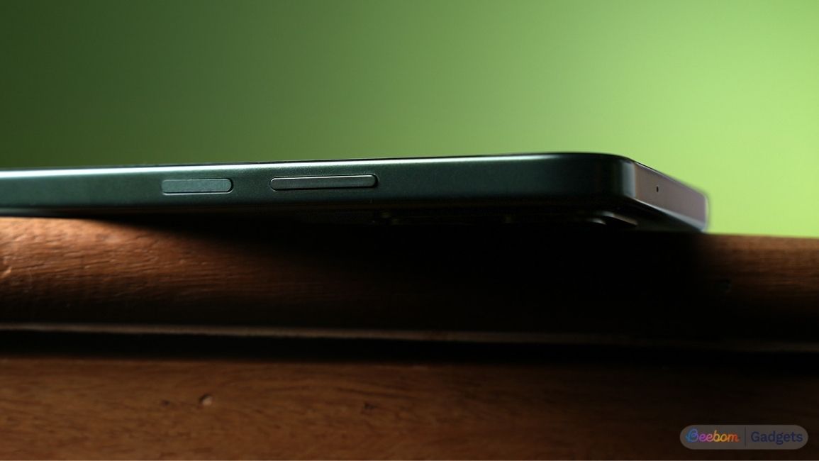 Vivo T5x design showcase from the sides