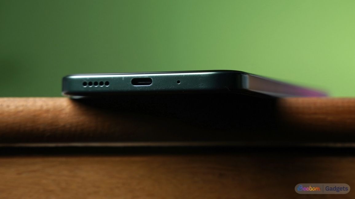 Vivo T5x design showcase from the bottom 