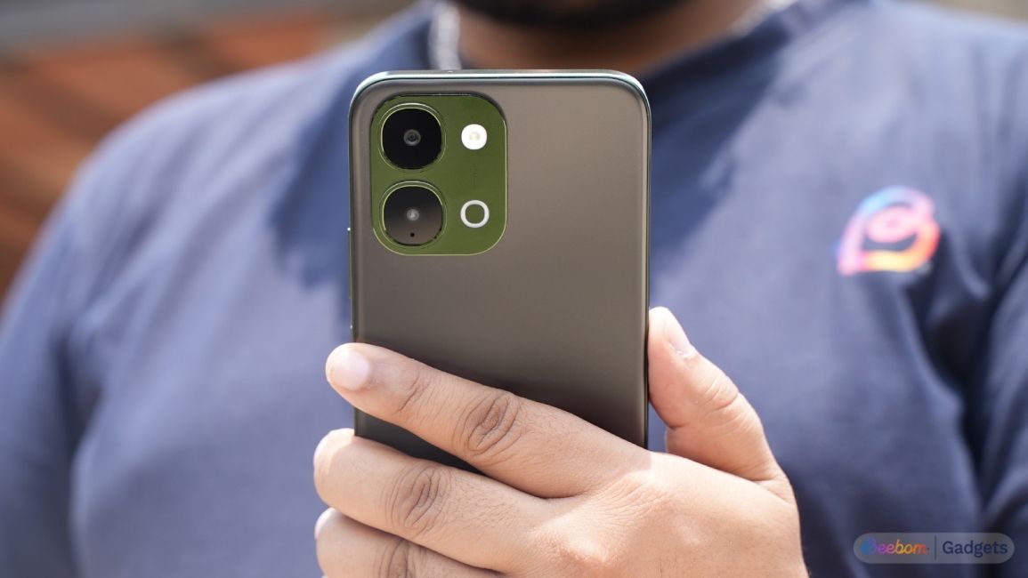 Vivo T5x hands on design showcase outdoors 2