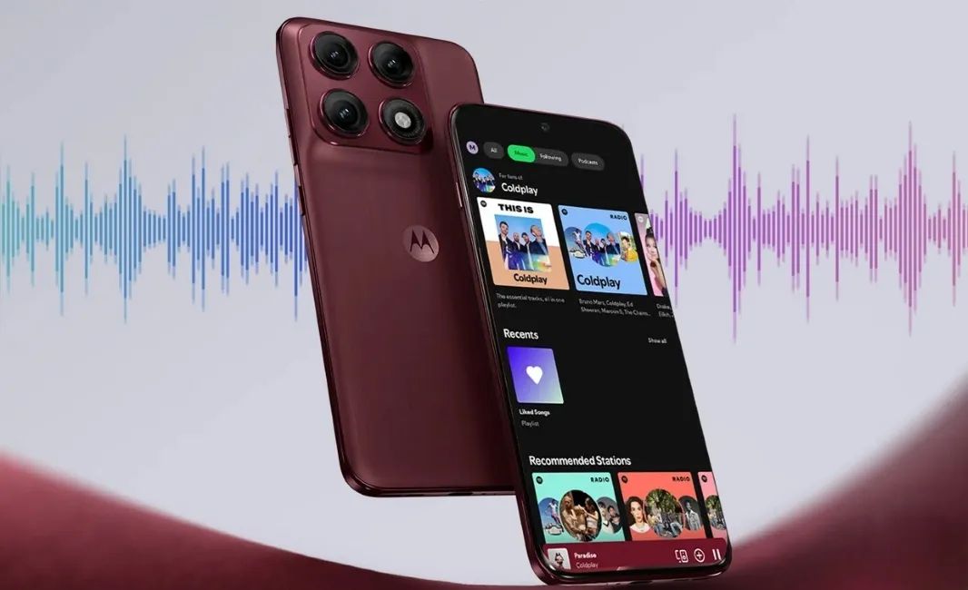 Motorola Edge 70 Pro+ Pantone Zinfandel front and back design showcased Motorola Edge 70 Pro+ Pantone Zinfandel front and back design showcased