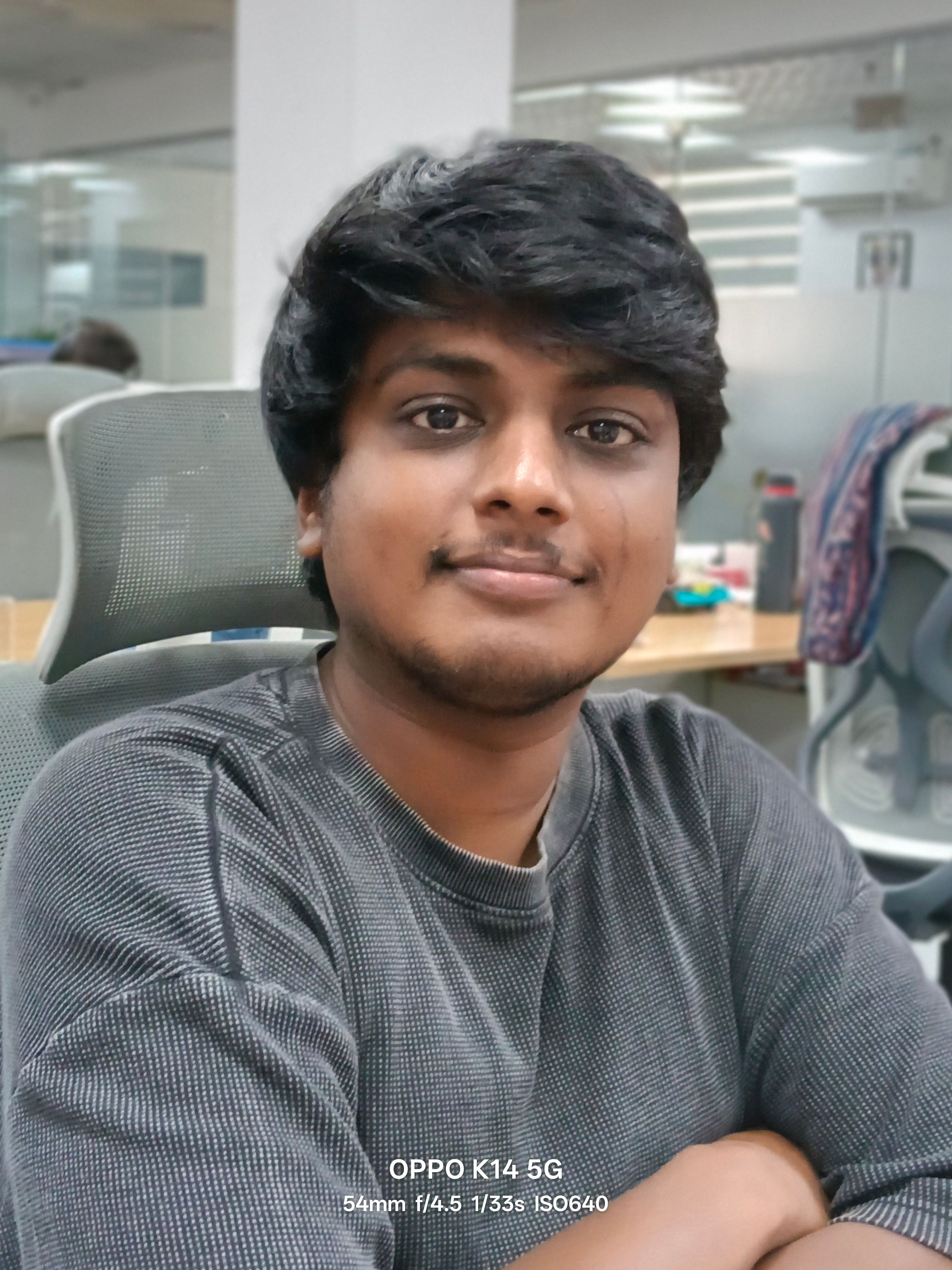 Oppo K14 5G indoors portrait Oppo K14 5G indoors portrait