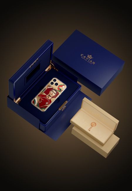 Caviar Ronaldo-inspired iPhone 17 Pro/ Pro Max unboxing Caviar Ronaldo-inspired iPhone 17 Pro/ Pro Max unboxing