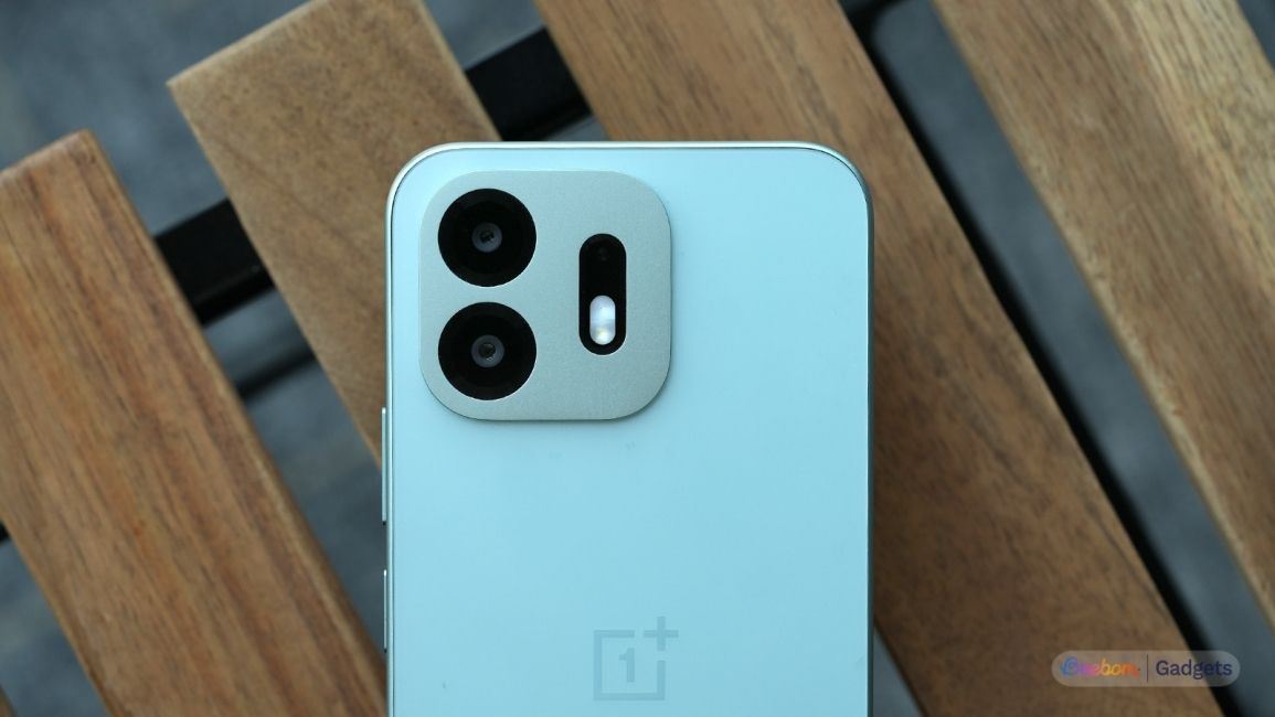 Close up of the OnePlus N6 Close up of the OnePlus N6