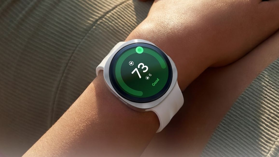 Samsung Galaxy Watch 9 in cream colour on the wrist Samsung Galaxy Watch 9 in cream colour on the wrist