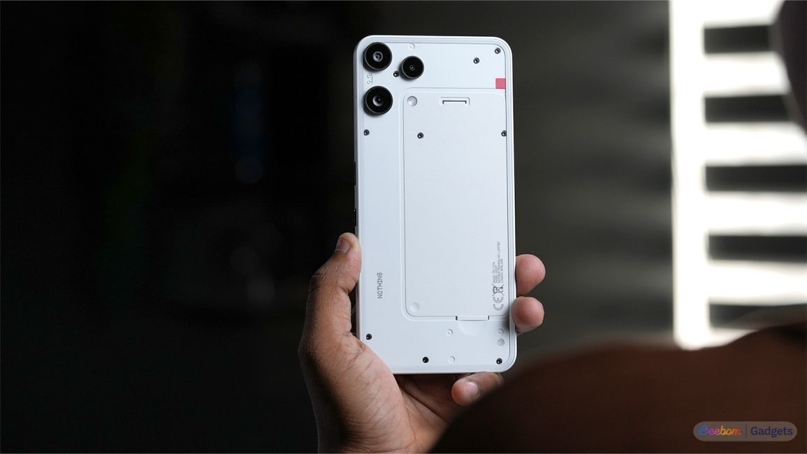 Nothing Phone 4b vs Nothing Phone 3a Lite in hands shot