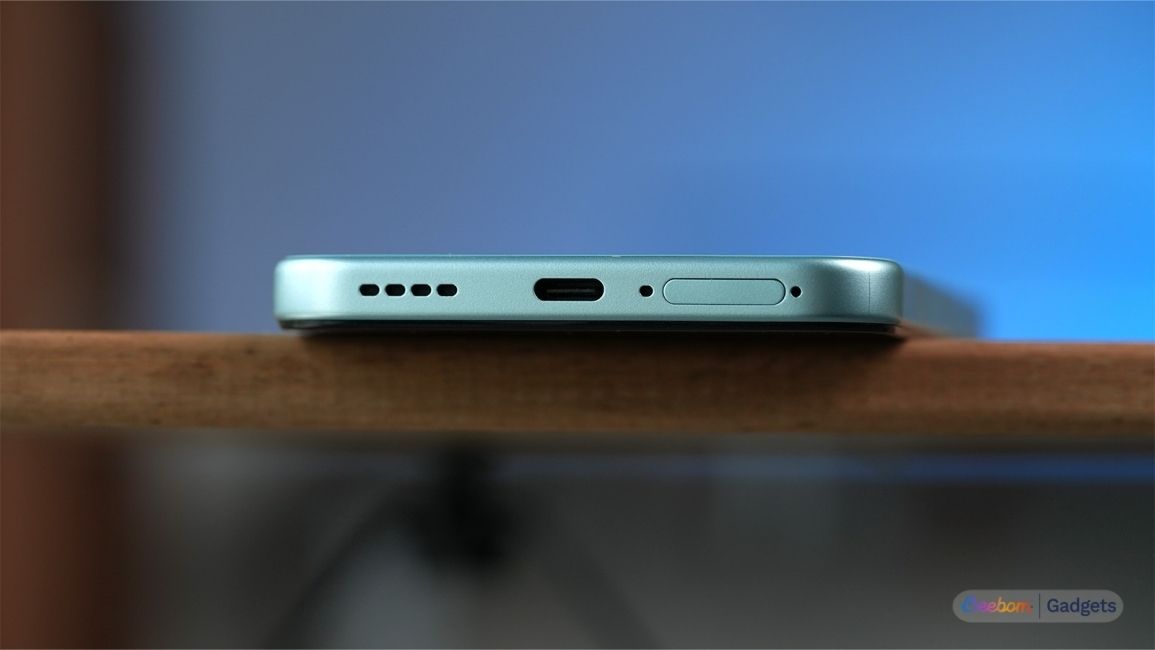 OnePlus N6 Design from the bottom OnePlus N6 Design from the bottom