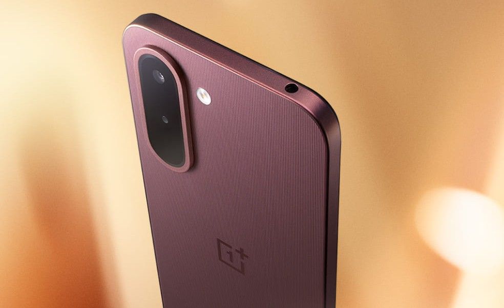 OnePlus Nord N6x smartphone in burgundy red from the back OnePlus Nord N6x smartphone in burgundy red from the back