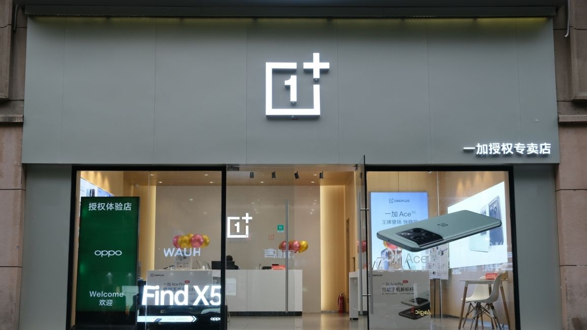shot of a OnePlus storefront showing Oppo phone marketing banners shot of a OnePlus storefront showing Oppo phone marketing banners