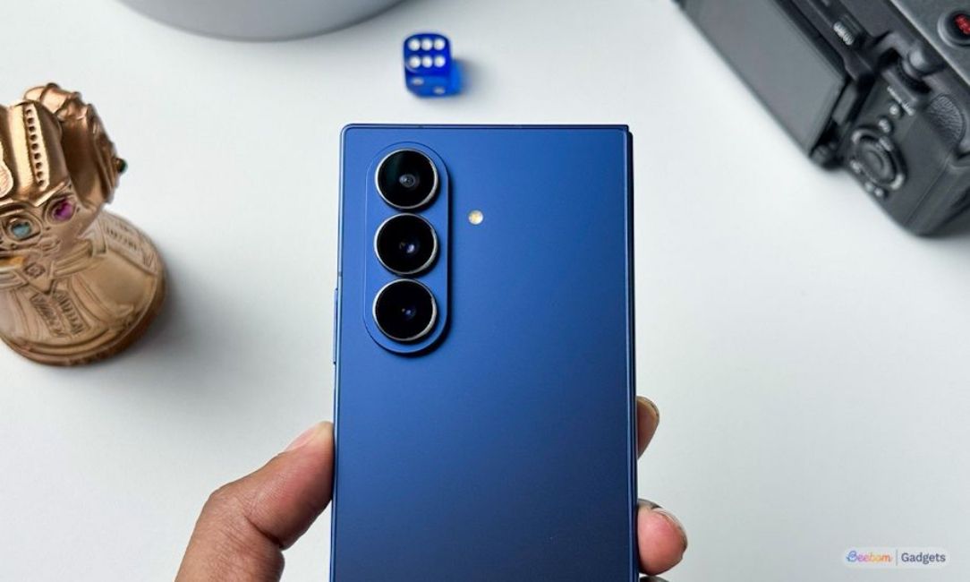 Samsung Galaxy Z Fold 7 showing multi tasking features on the inner display 