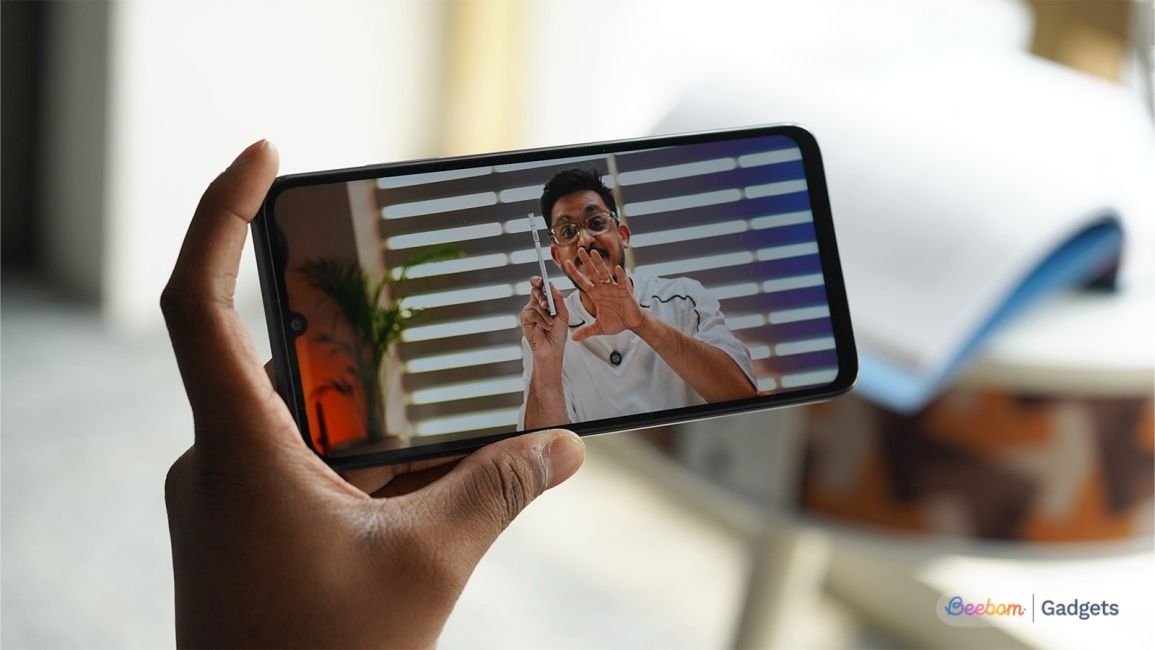 Watching YouTube videos on the Lava Virat V1 5G display Watching YouTube videos on the Lava Virat V1 5G display