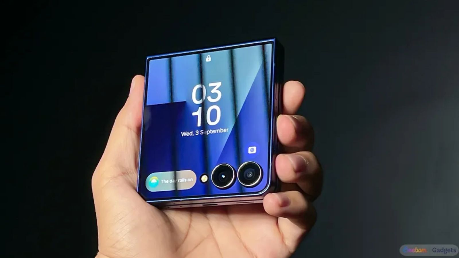 Samsung Galaxy Z Flip 8 Official-Looking Renders Leave Nothing to the Imagination thumbnail