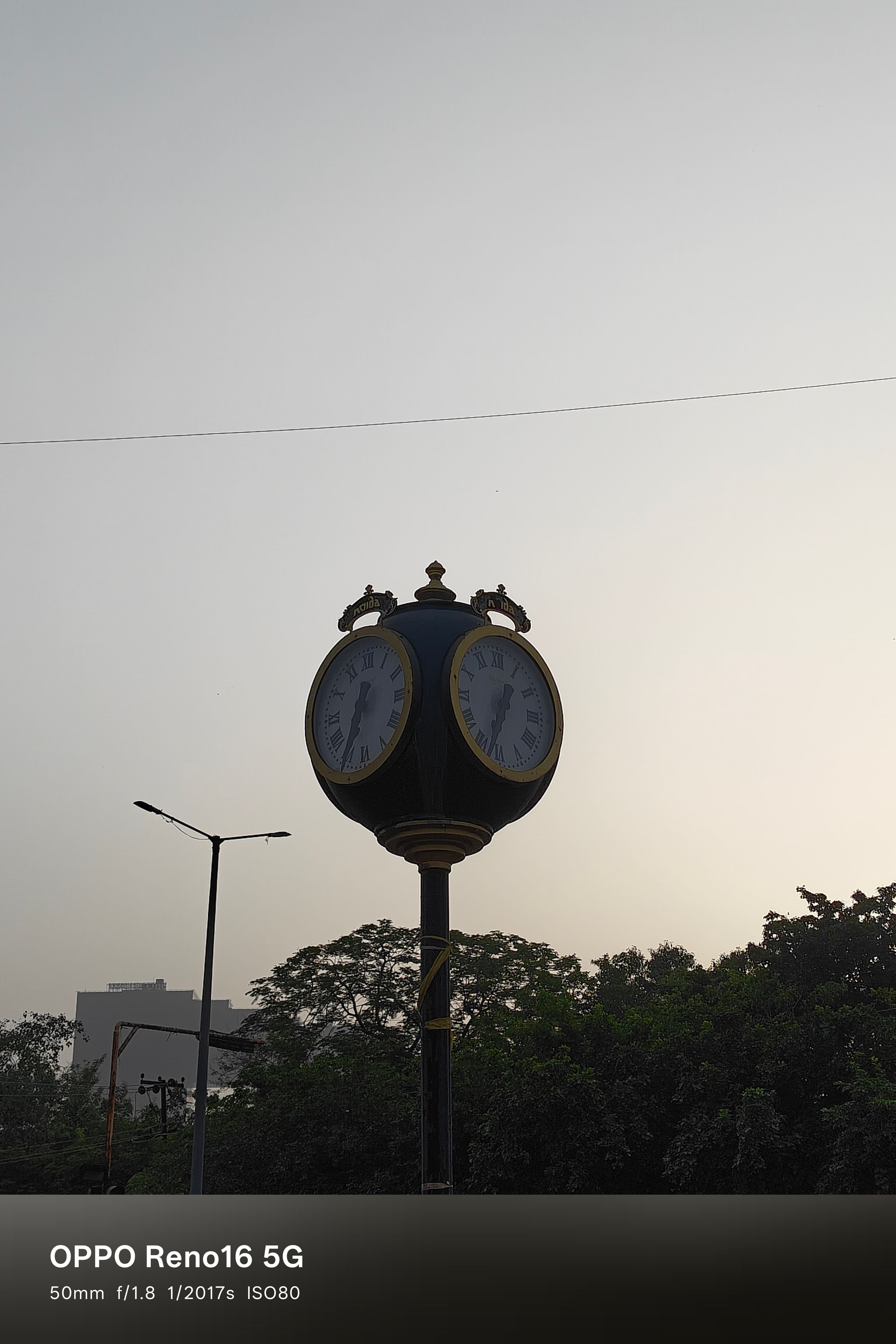 Oppo Reno 16 50mm clock shot Oppo Reno 16 50mm clock shot