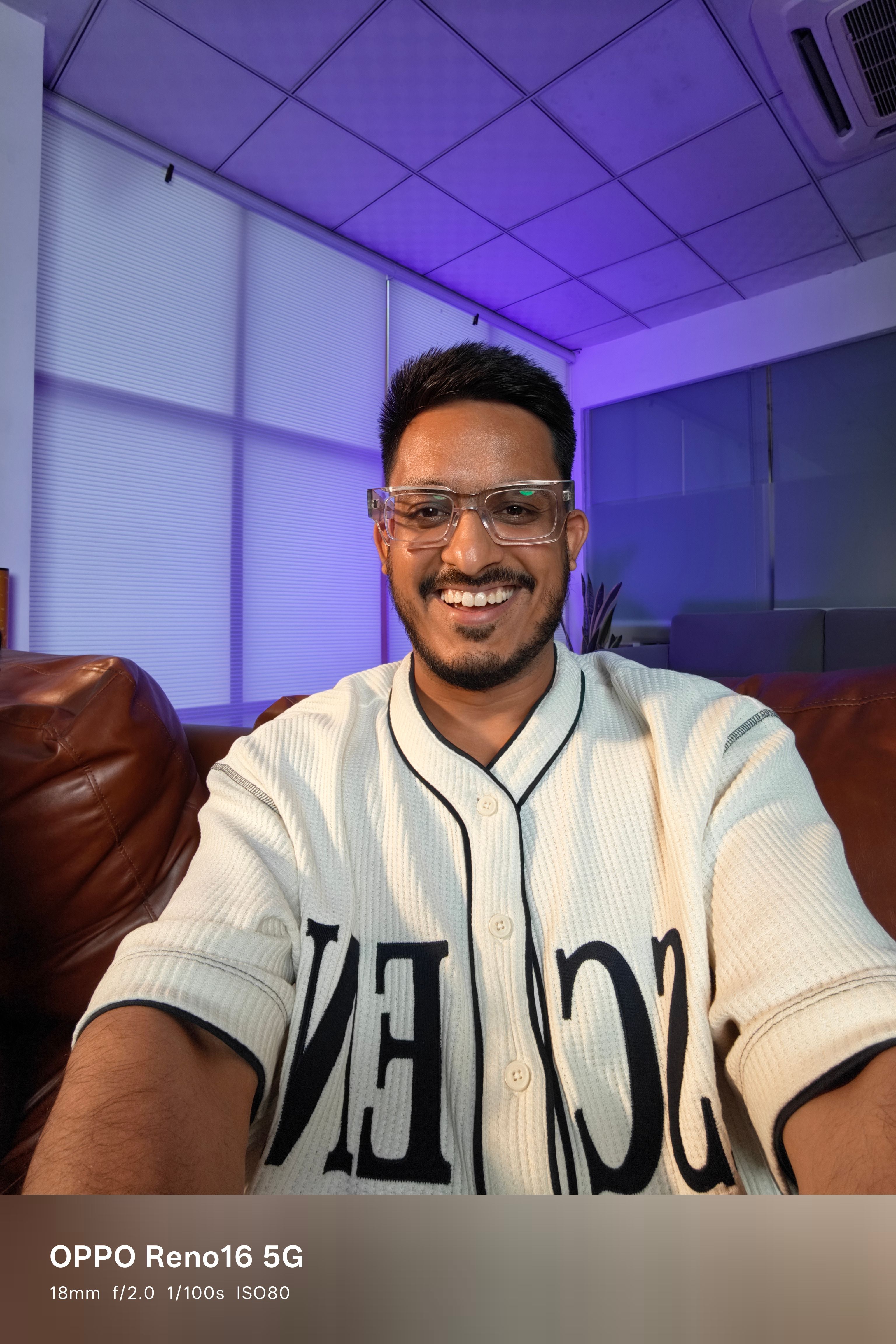 Oppo Reno 16 selfie indoors Oppo Reno 16 selfie indoors