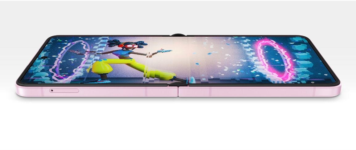 a game running on the Samsung Galaxy Z Flip 8