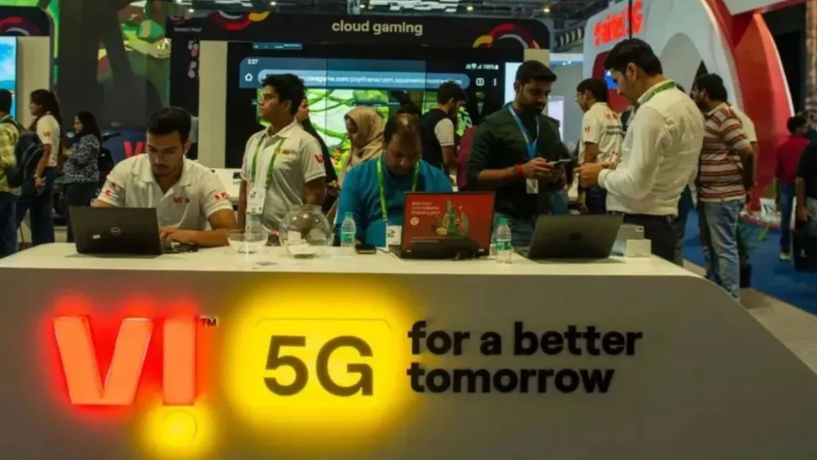 Vi Launches New Rs 200 Prepaid Recharge Plan with 20 OTT Apps and Unlimited 5G Data thumbnail
