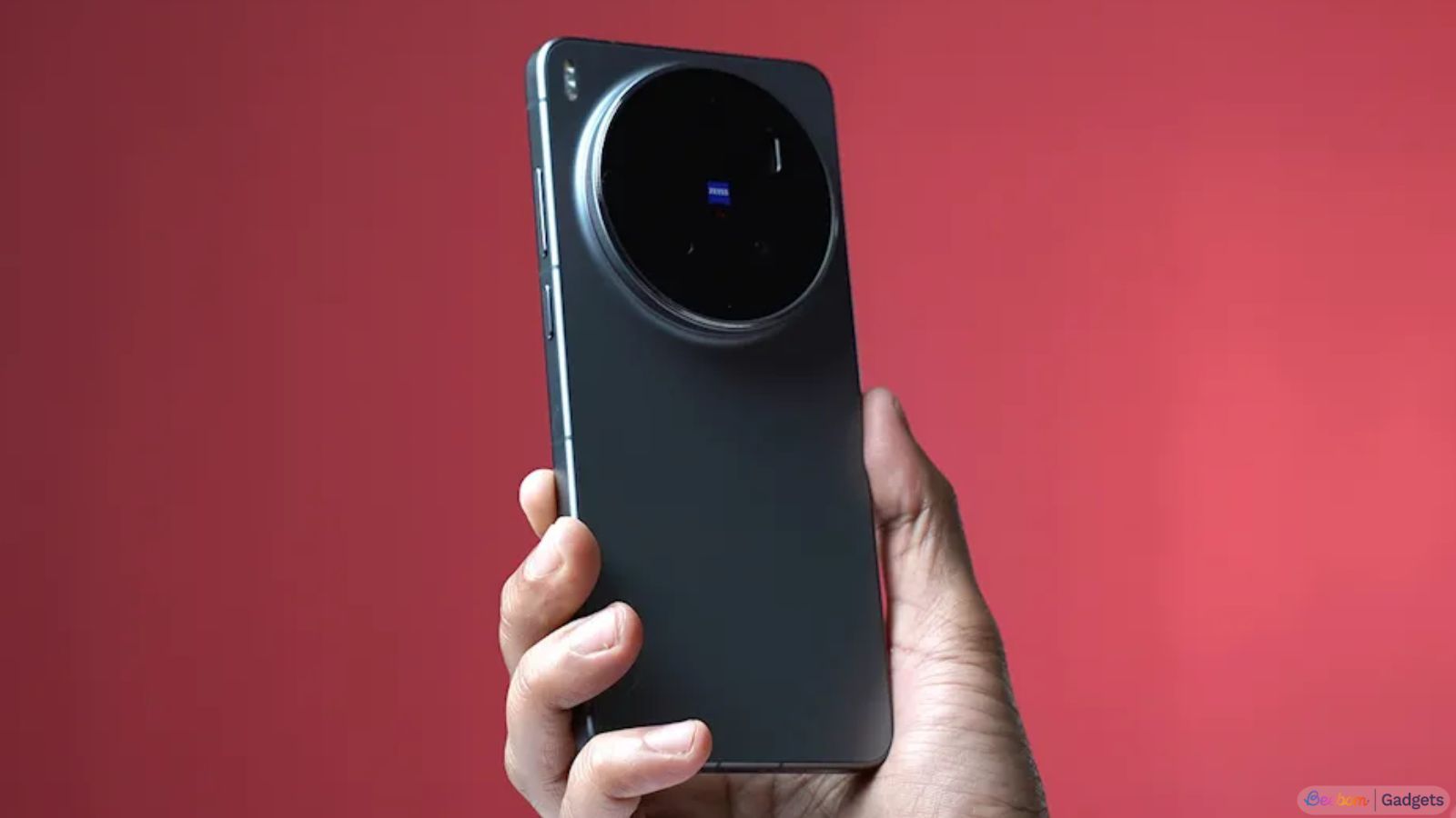 Vivo X500 Ultra Camera Leak Reveals Three Periscope Sensor Options thumbnail Vivo X500 Ultra Camera Leak Reveals Three Periscope Sensor Options thumbnail