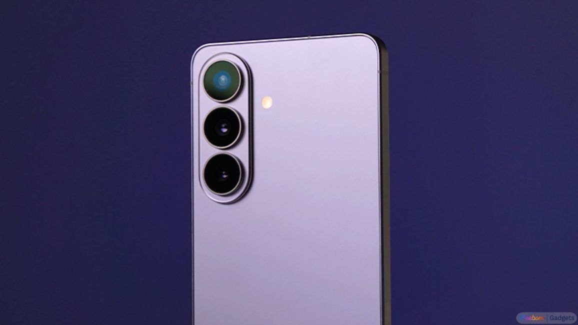 Galaxy S26 close-up shot of cameras