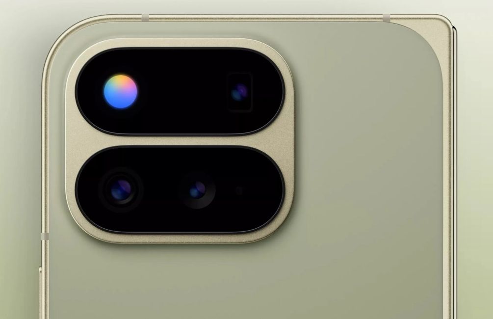 Google Pixel 11 Pro Fold from the back with HiLight glowing
