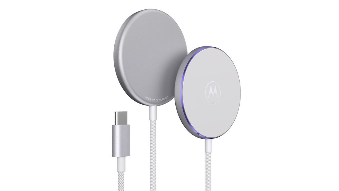 Moto Snap front and back design along with braided USB-C cable