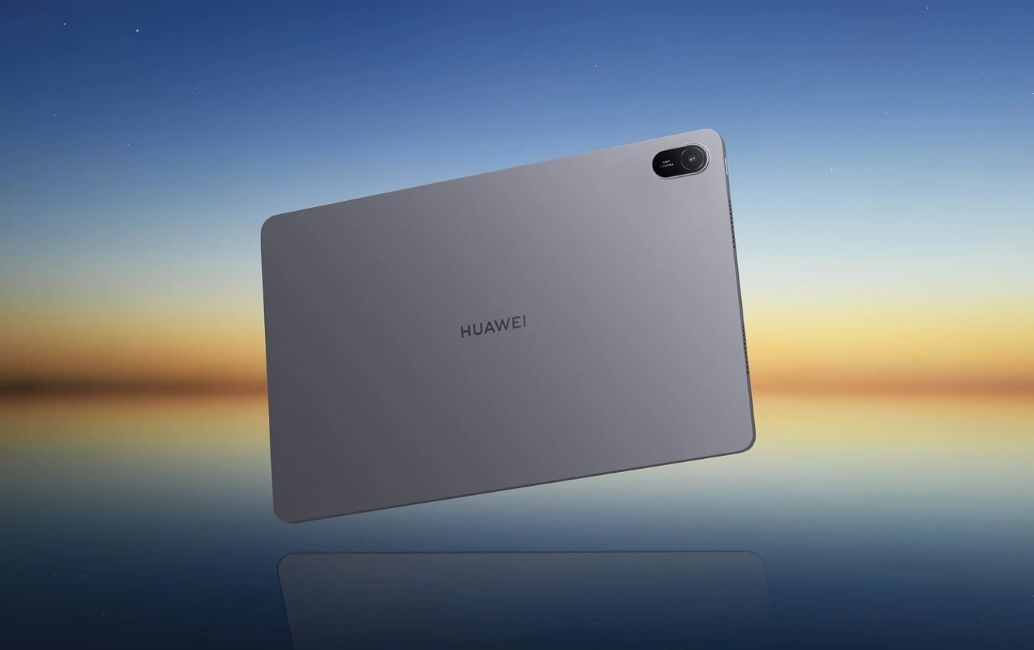 Huawei MatePad SE 11 in Grey colourway from the back Huawei MatePad SE 11 in Grey colourway from the back