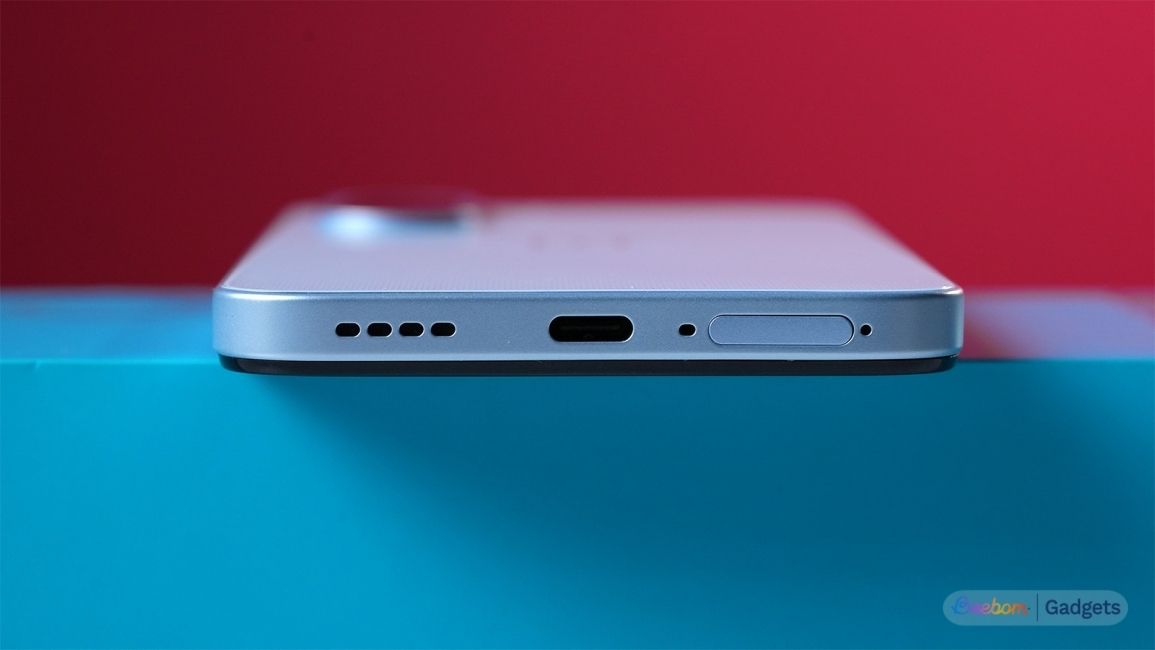 OnePlus N6x design showcase from the bottom of the phone