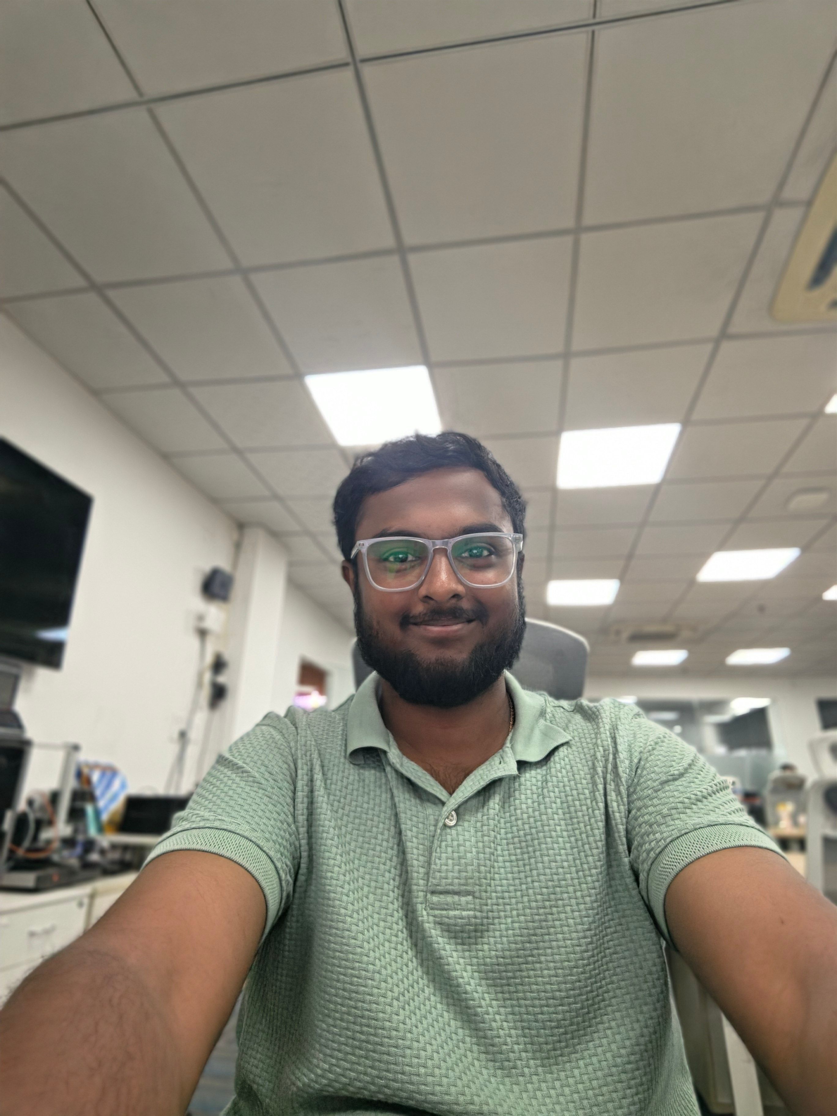 Samsung Galaxy Z Fold 8 Inner Screen Selfie Camera Shot 3