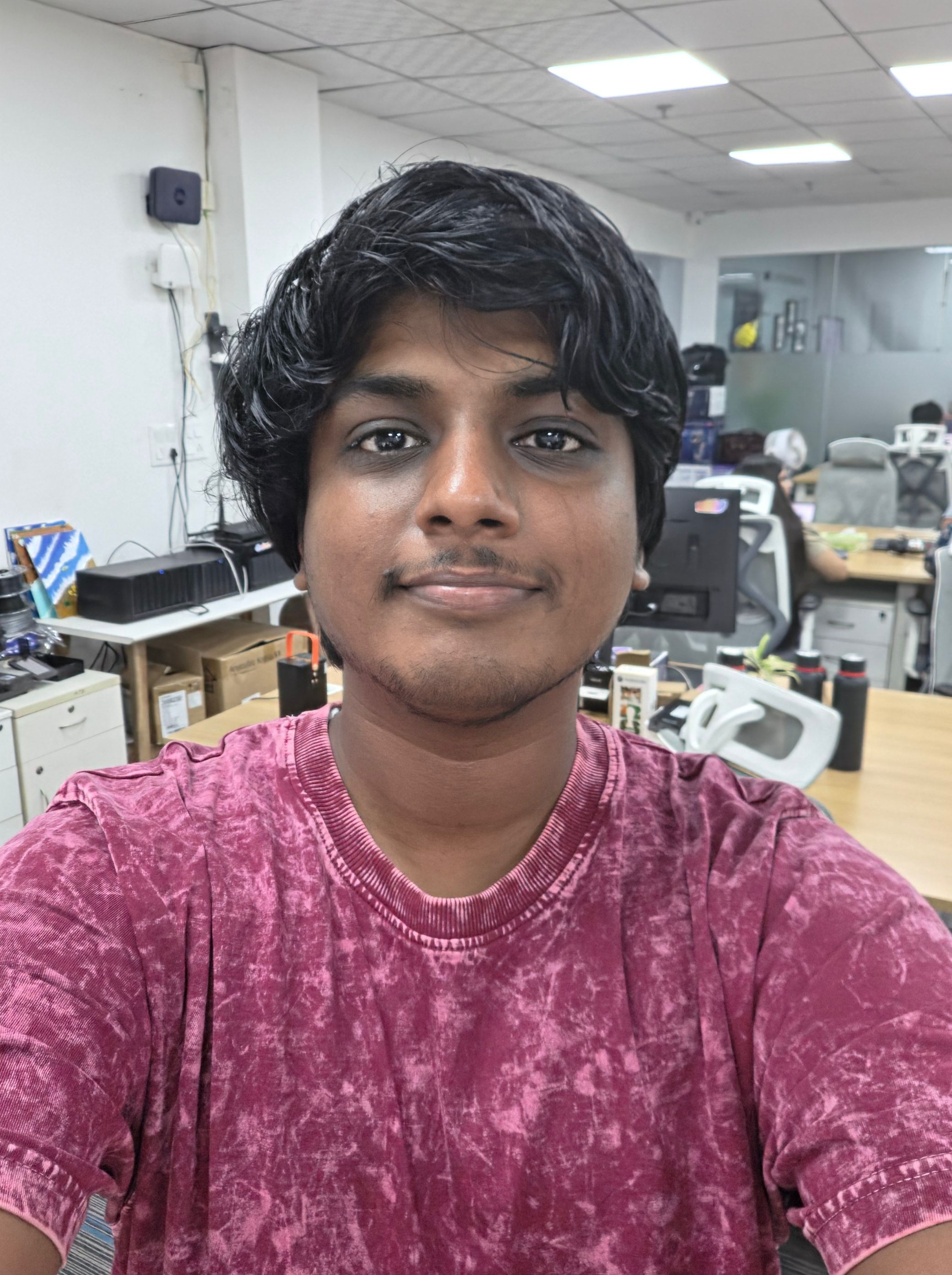 Samsung Galaxy Z Fold 8 Outer Screen Selfie Camera Shot 1