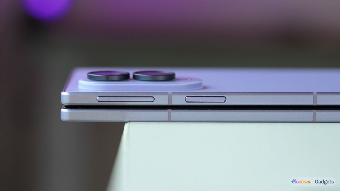 Shot of the Z Fold 8 from the side when closed
