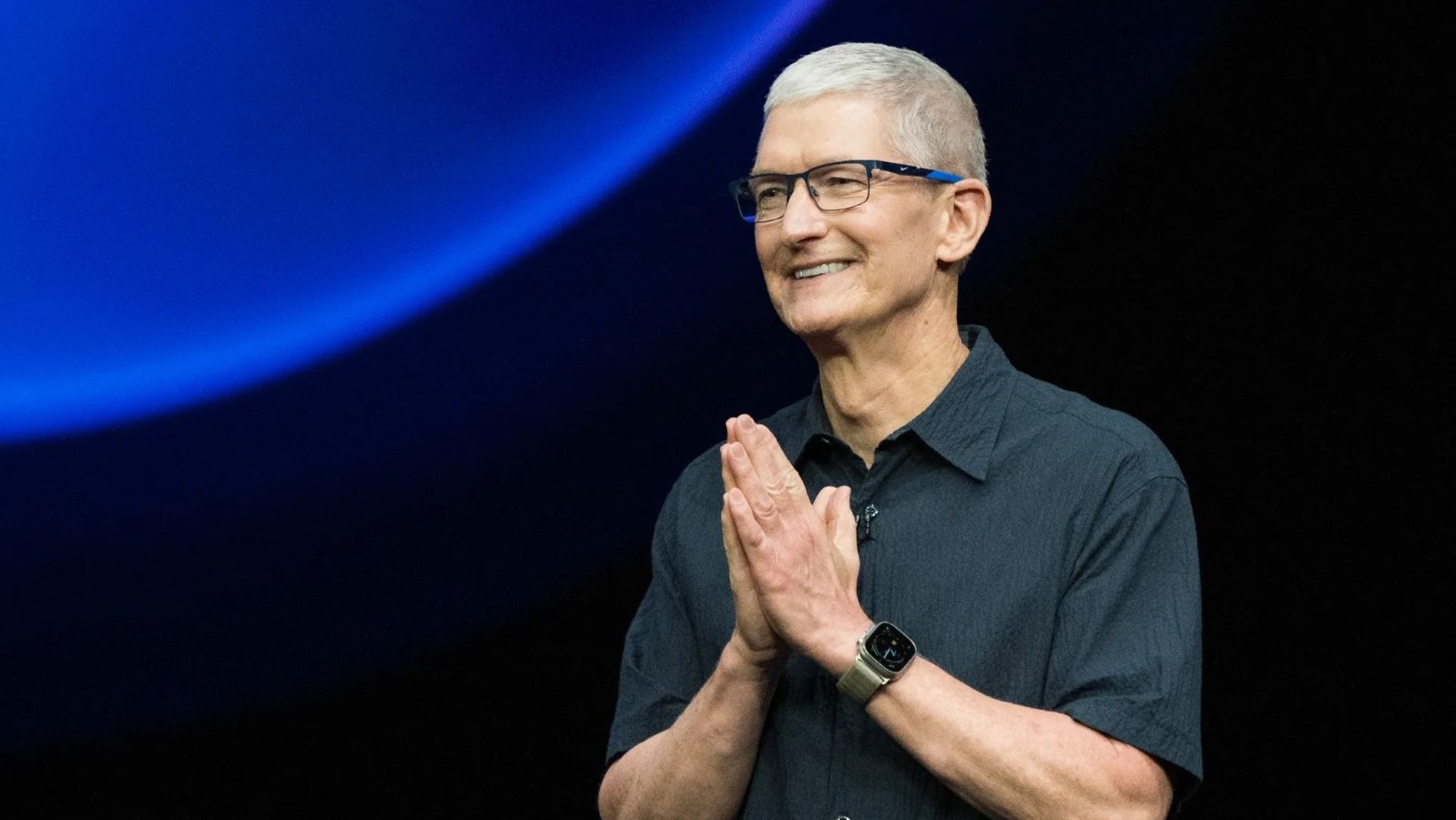 Tim Cook’s 15-Year Run as Apple CEO Comes to an End Today thumbnail