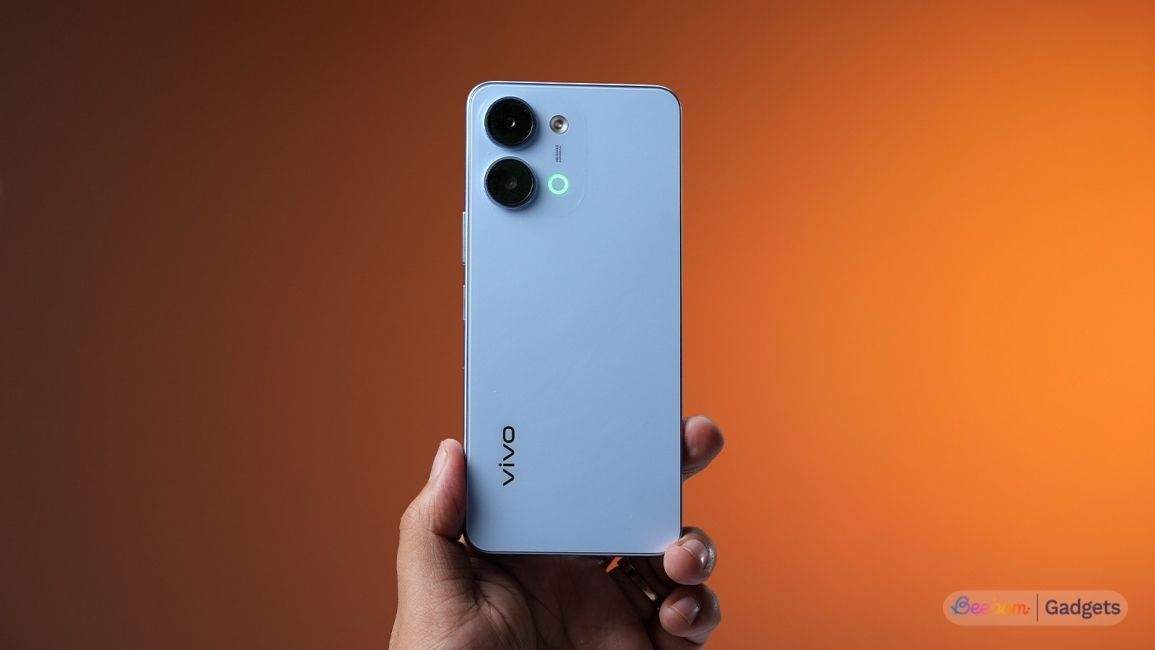 Vivo T5 Lite 5G hands-on with the dynamic light blinking Vivo T5 Lite 5G hands-on with the dynamic light blinking