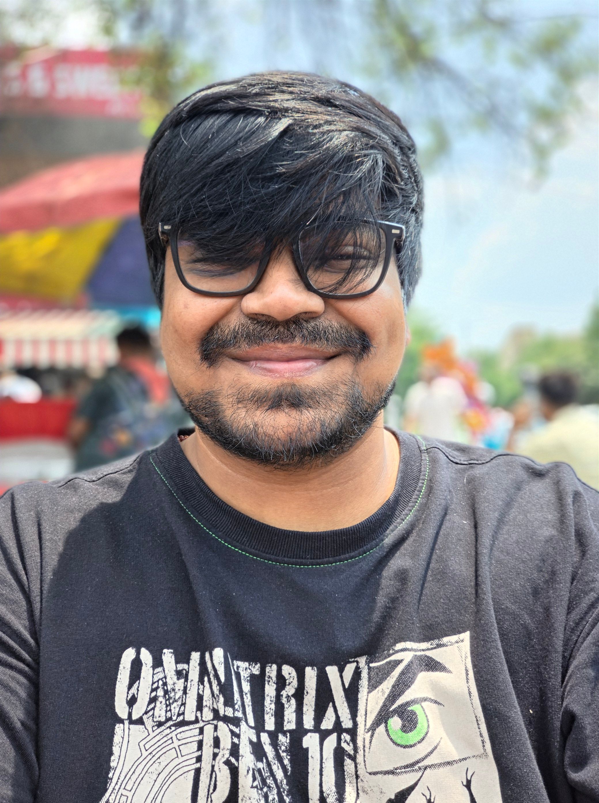 Galaxy Z Fold 8 Ultra day time selfie outdoors