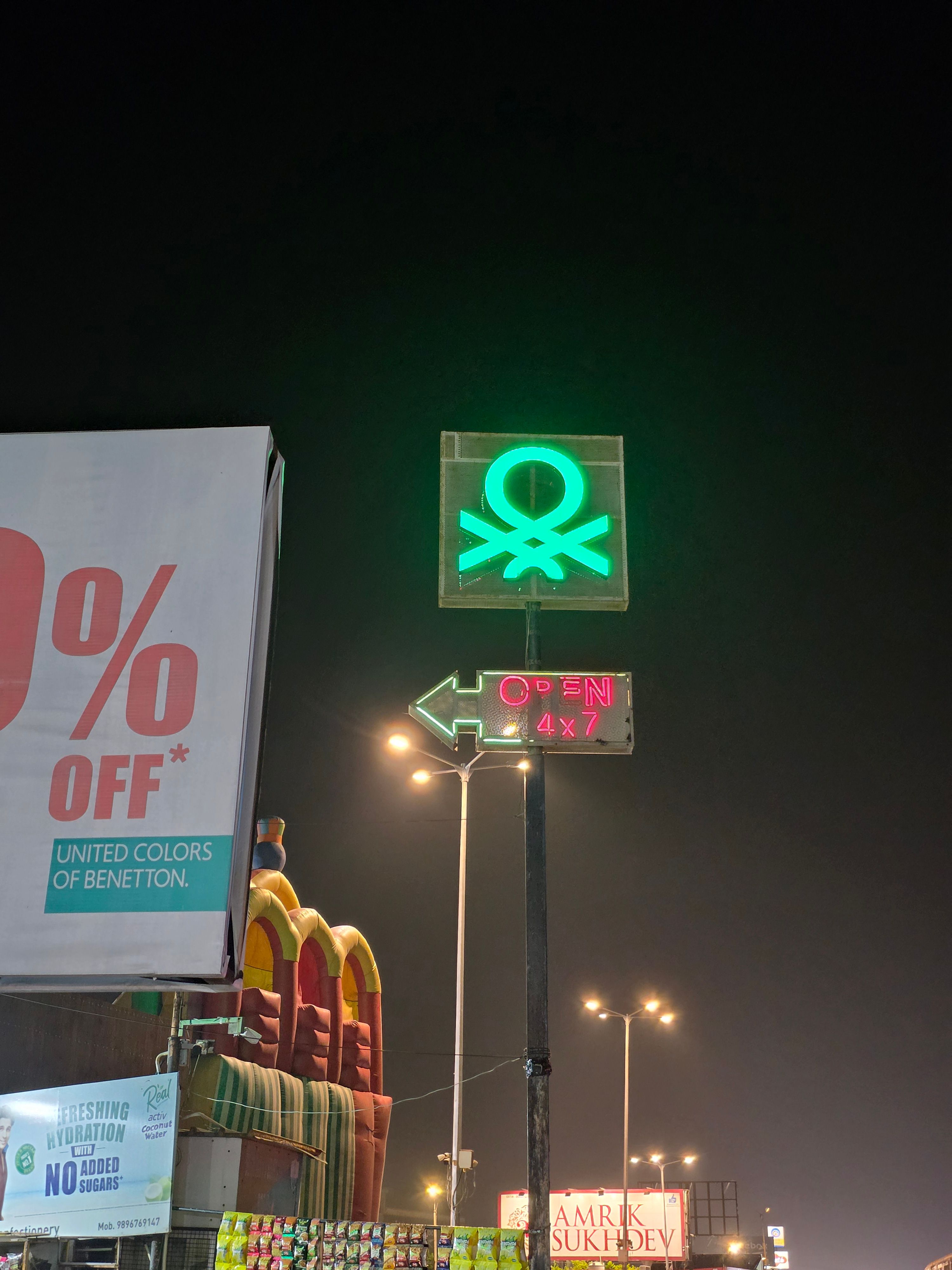 Galaxy Z Fold 8 Ultra street sign night time telephoto shot