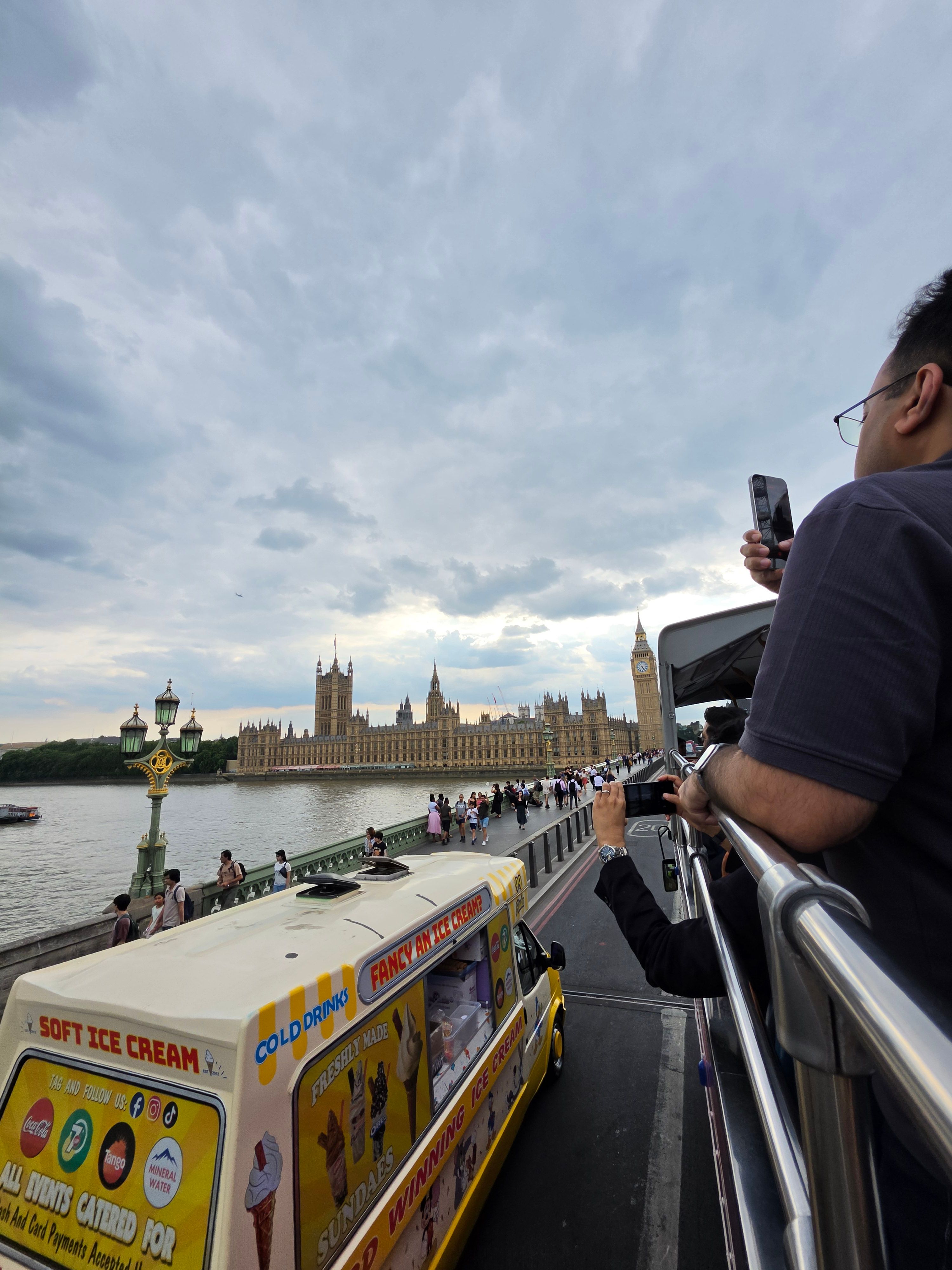 Galaxy Z Fold 8 Ultra ultra wide day time shot of london crowd