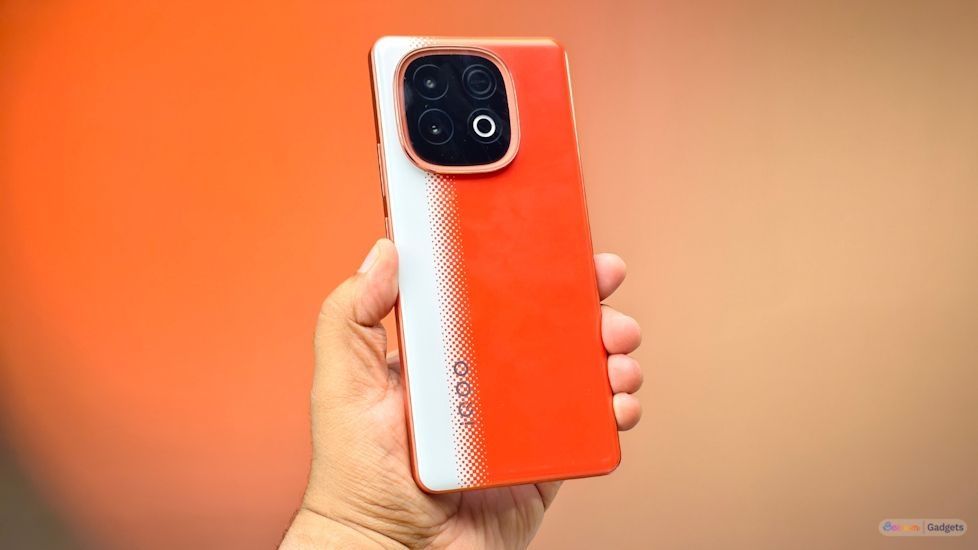 iqoo neo 10 in hand and back side design and camera module visible iqoo neo 10 in hand and back side design and camera module visible