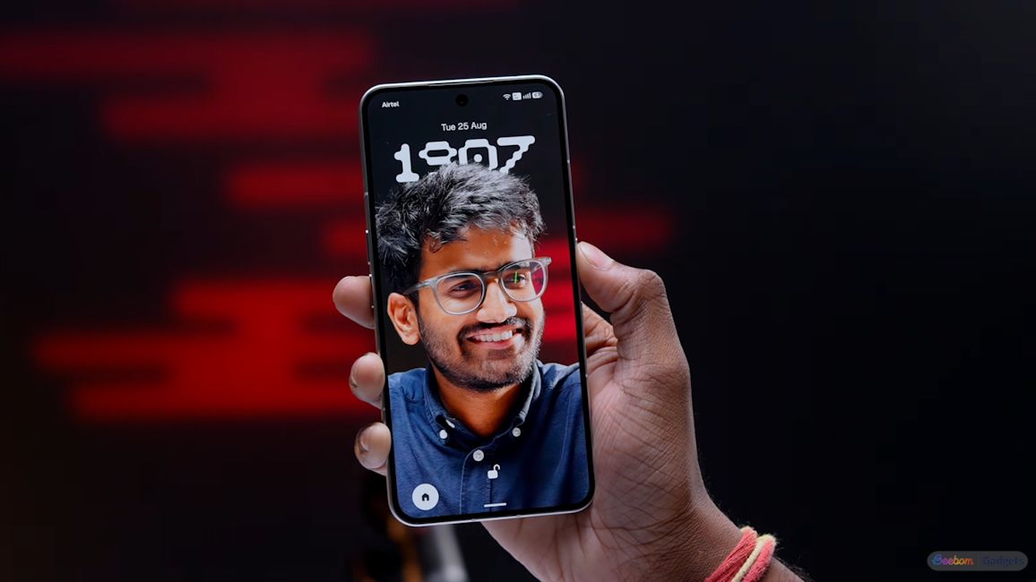 Nothing OS 5.0 lock screen depth effect showcased