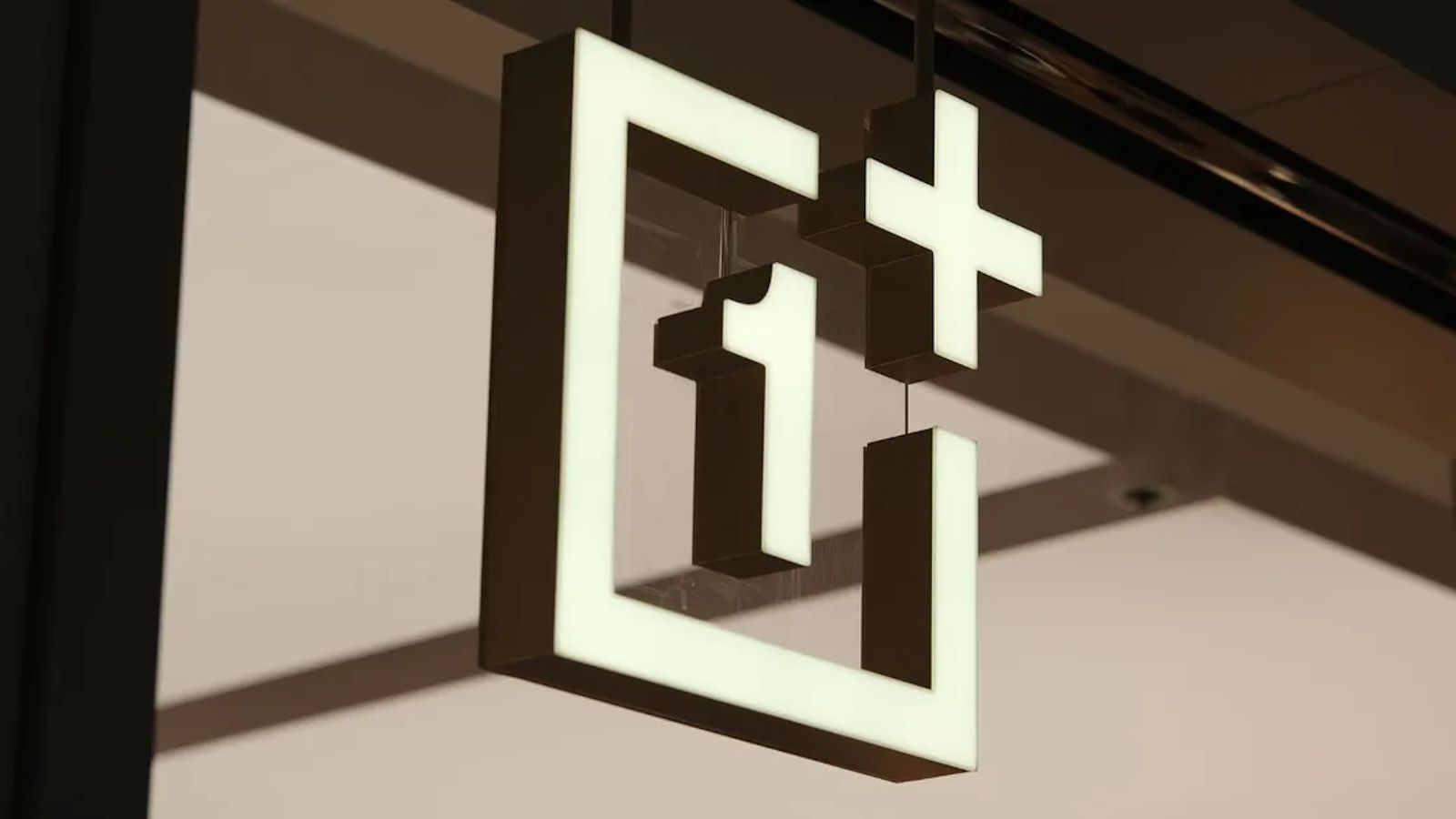 OnePlus Shuts down India Exit Rumours with New Growth Numbers thumbnail
