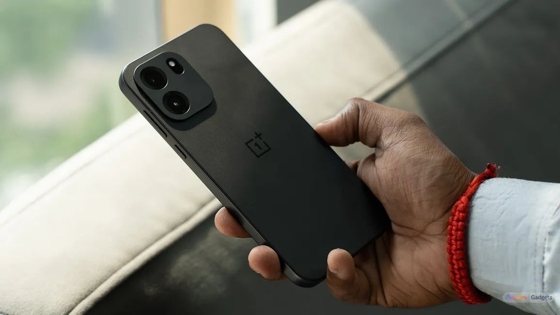 OnePlus Nord CE 6 black in hand back design showcased OnePlus Nord CE 6 black in hand back design showcased