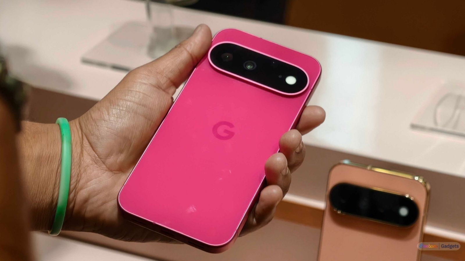 Pixel 11 Hibiscus colourway in hand design