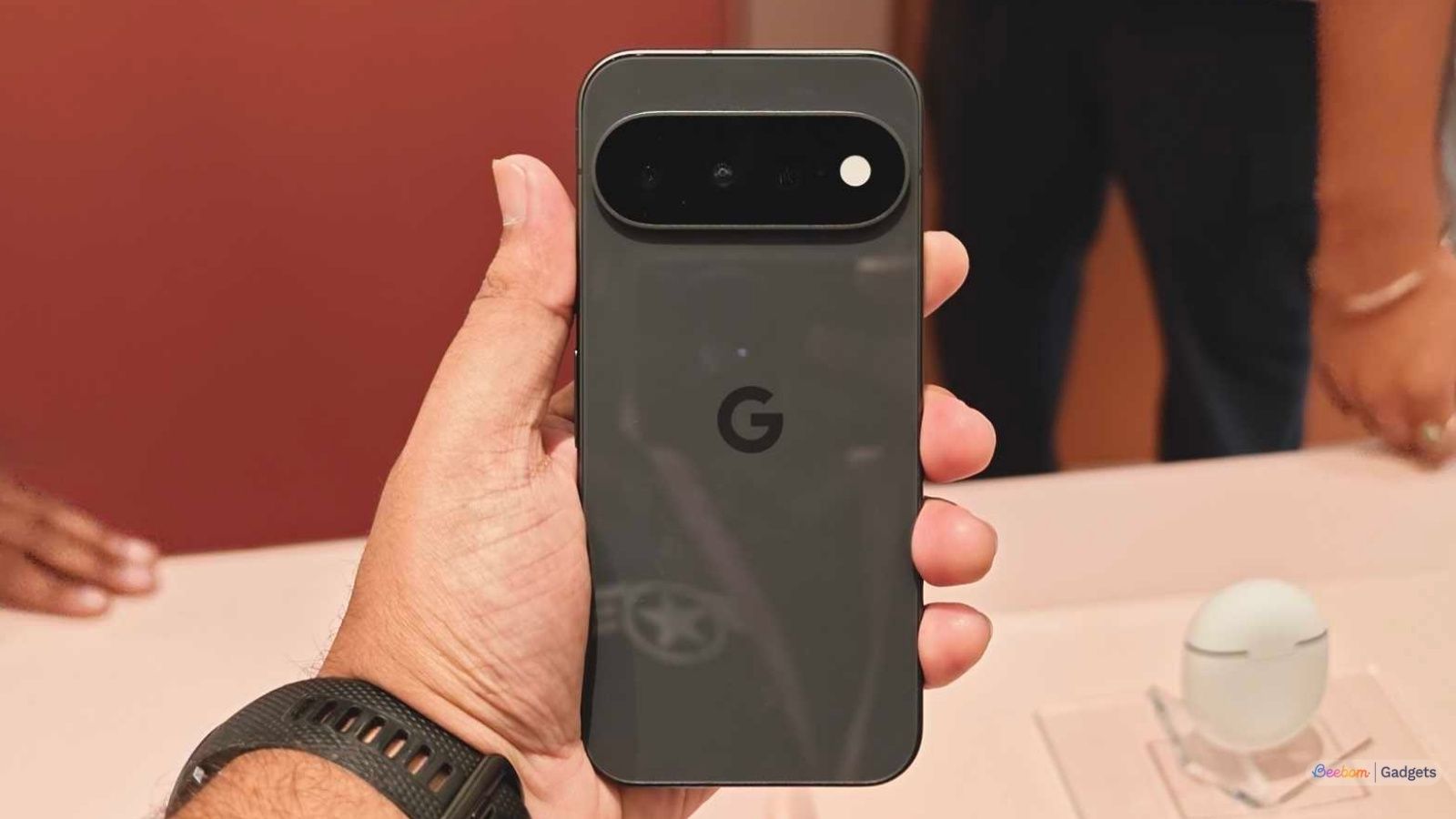 Pixel 11 Obsidian in hand back design showcased