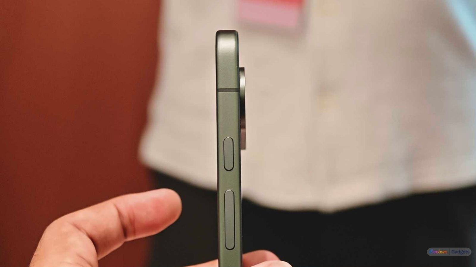 Pixel 11 thickness showcased