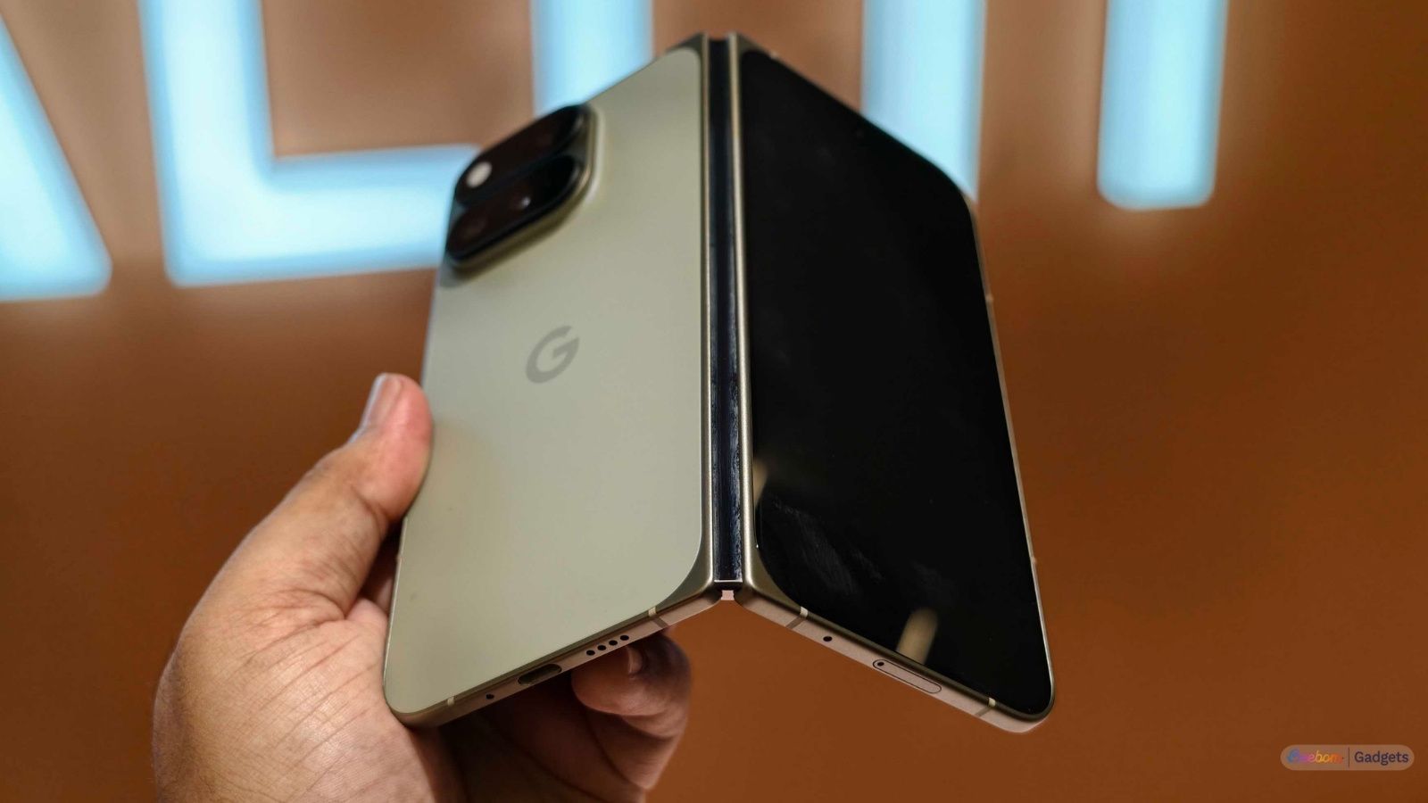 Pixel 11 Pro Fold hinge