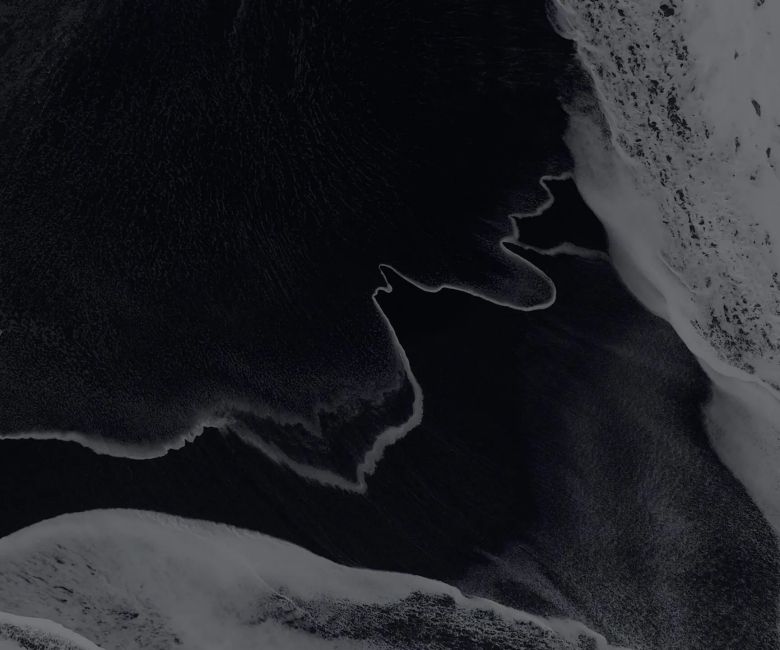 pixel 11 pro fold wallpaper in dark finish