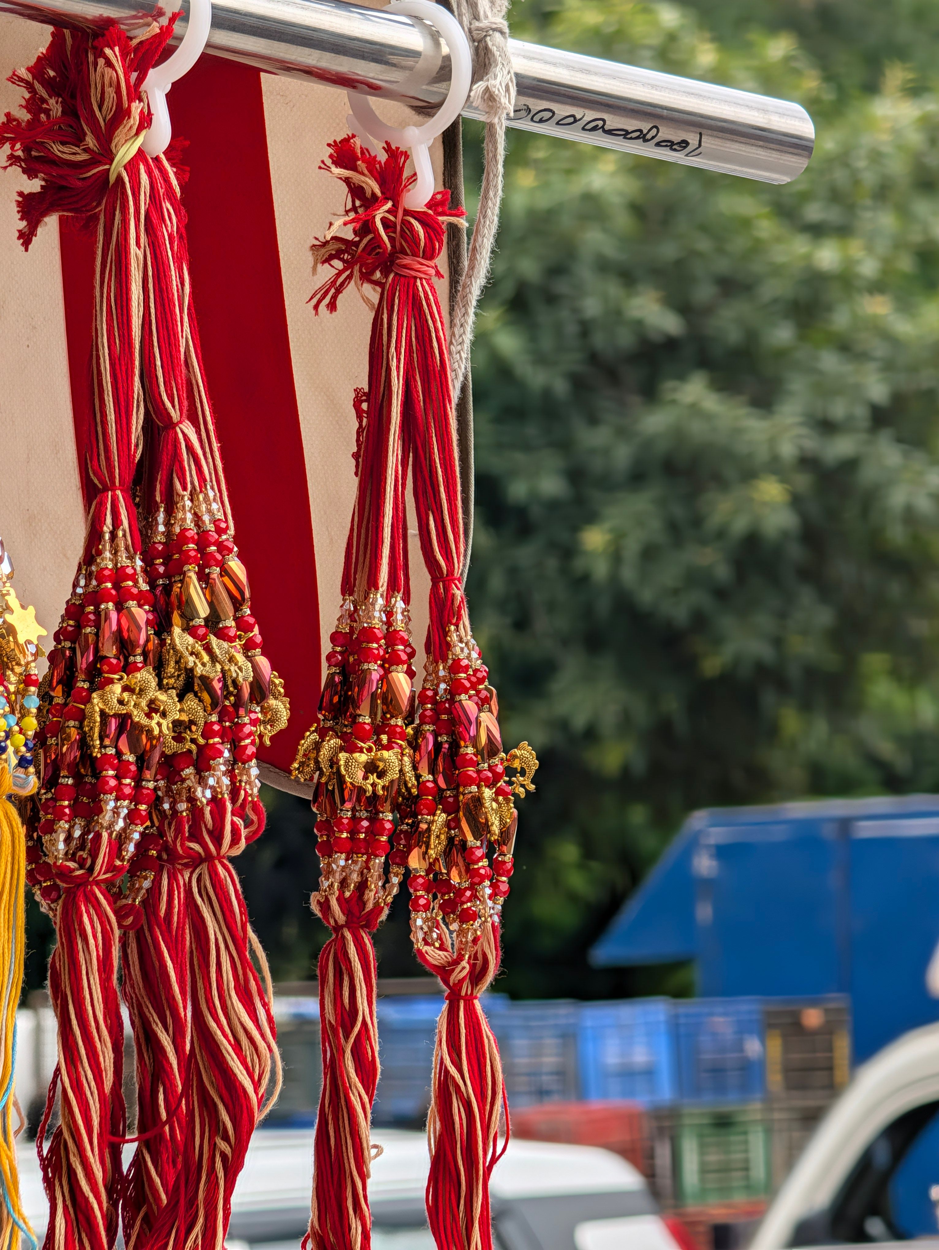 Pixel 11 Pro XL telephoto day shot rakhi shop